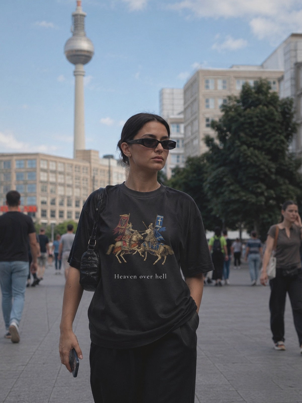 HEAVEN SOCIETY „HEAVEN OVER HELL“ BOXY TEE – BLACK